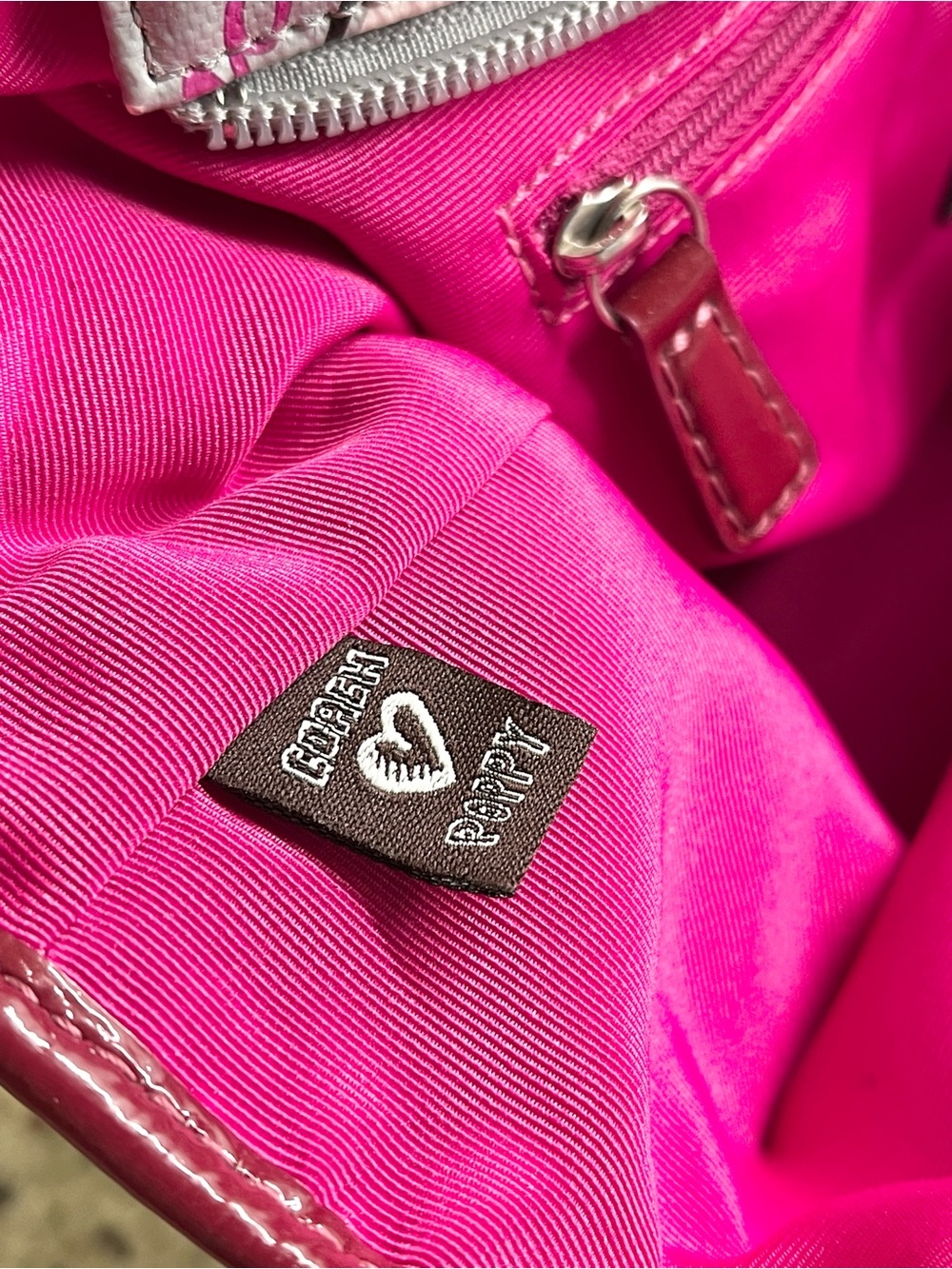 Coach Poppy Graffiti Hearts Tote EUC - Picture 13 of 13